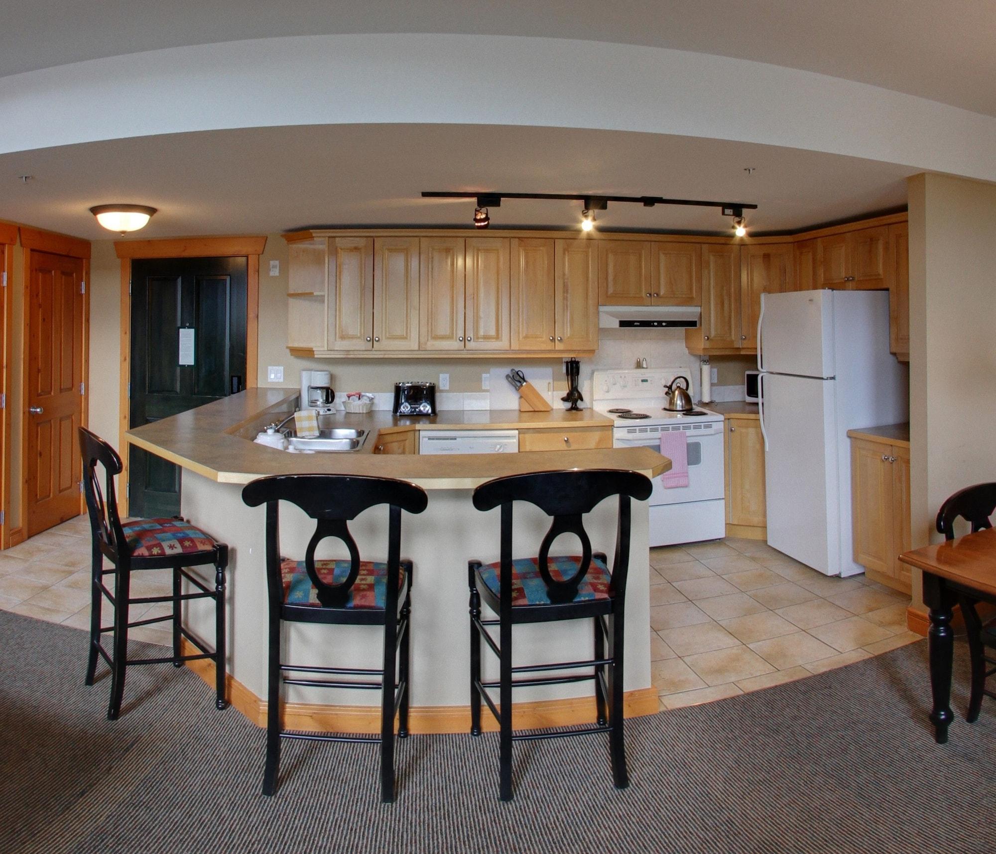 Lizard Creek Lodge Fernie Exteriör bild
