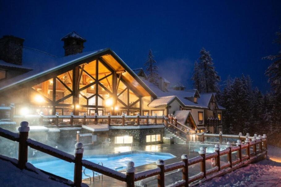 Lizard Creek Lodge Fernie Exteriör bild