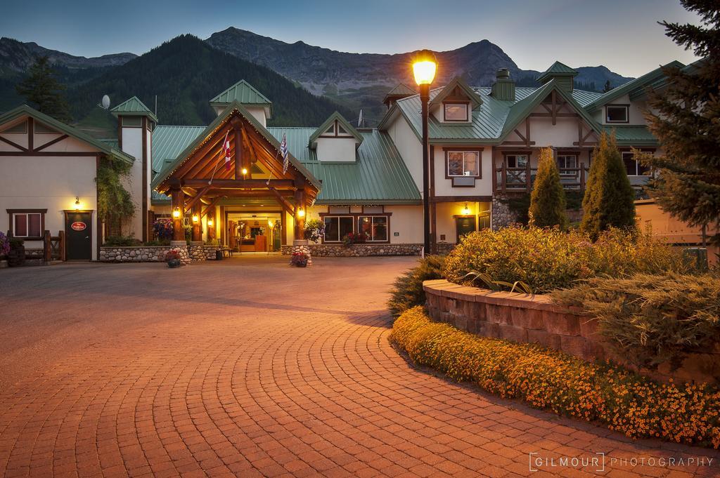 Lizard Creek Lodge Fernie Exteriör bild