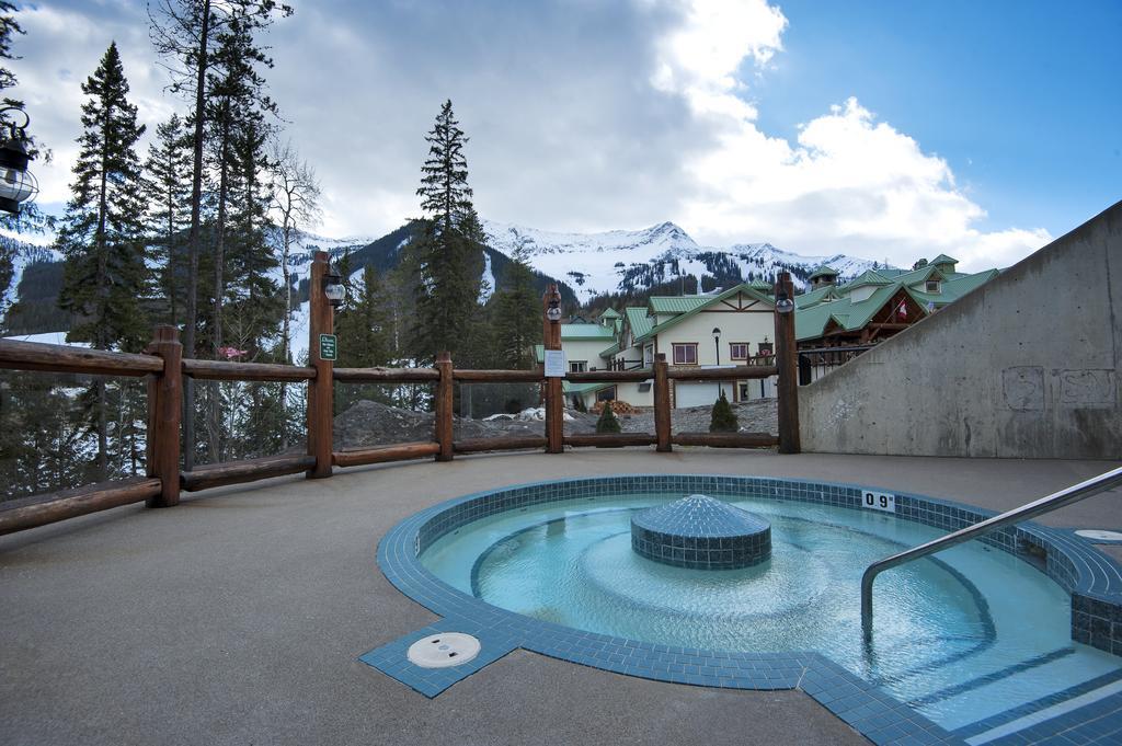 Lizard Creek Lodge Fernie Exteriör bild