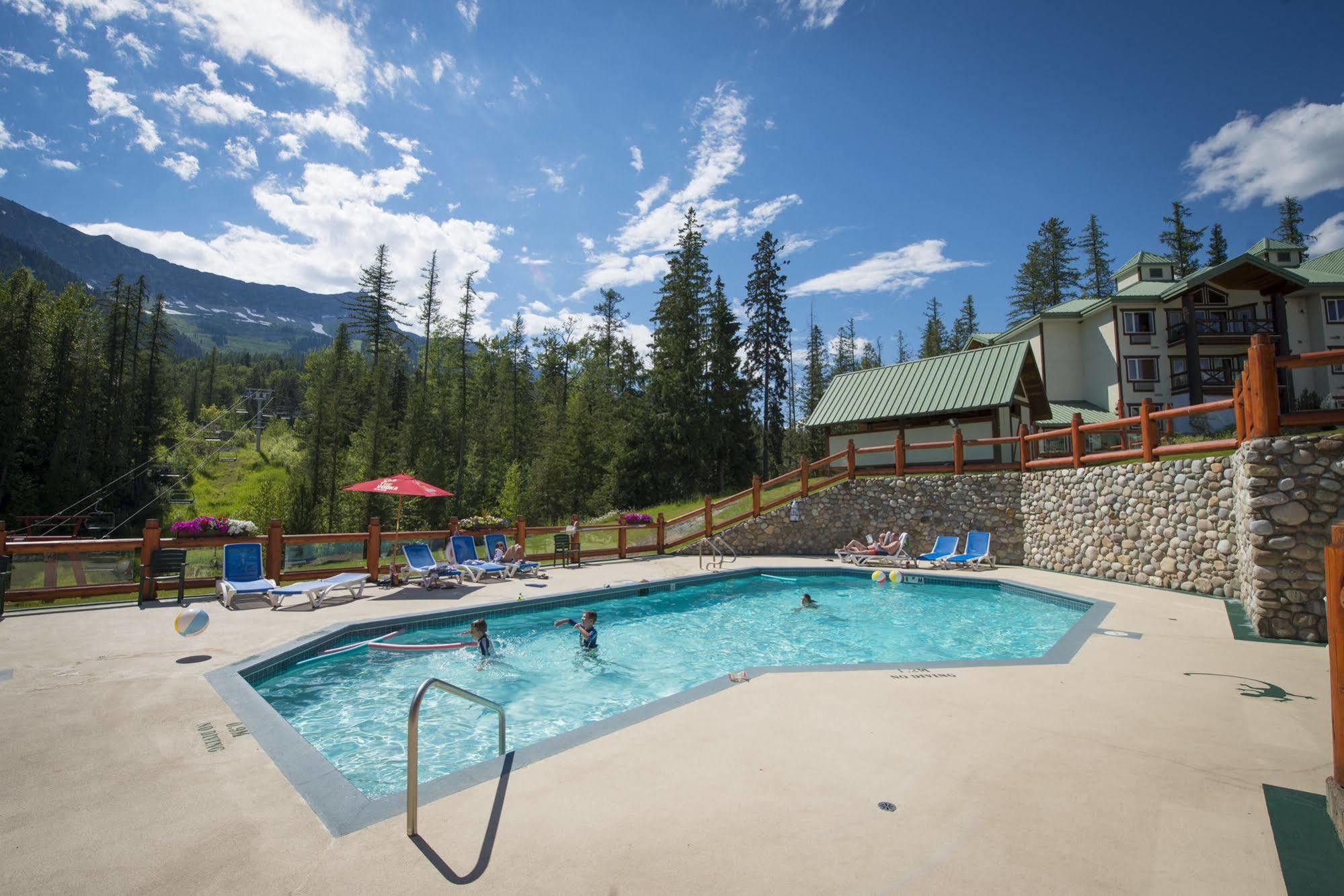 Lizard Creek Lodge Fernie Exteriör bild