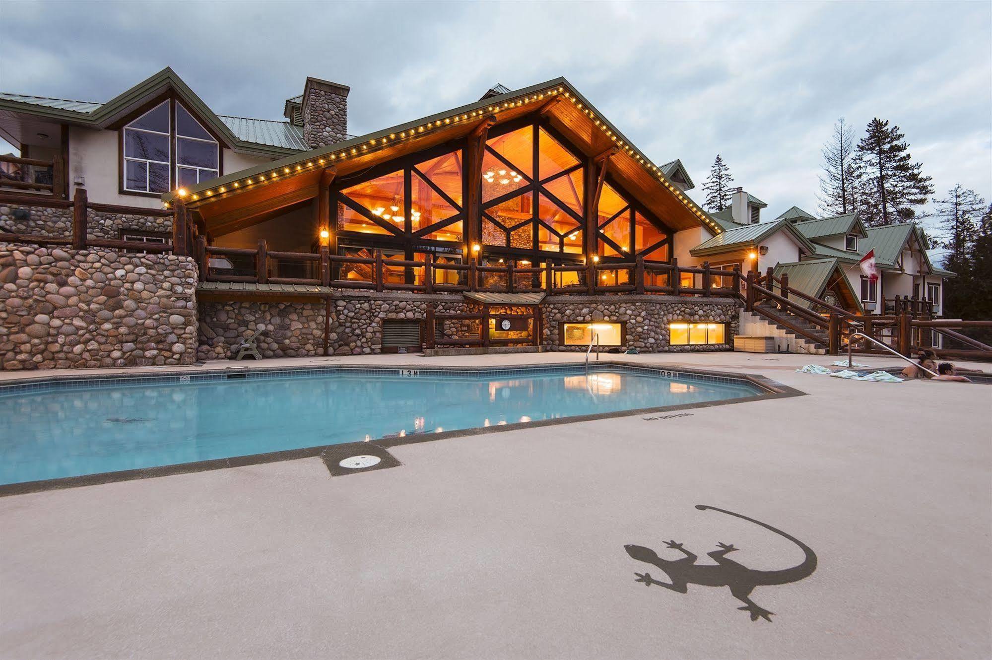 Lizard Creek Lodge Fernie Exteriör bild