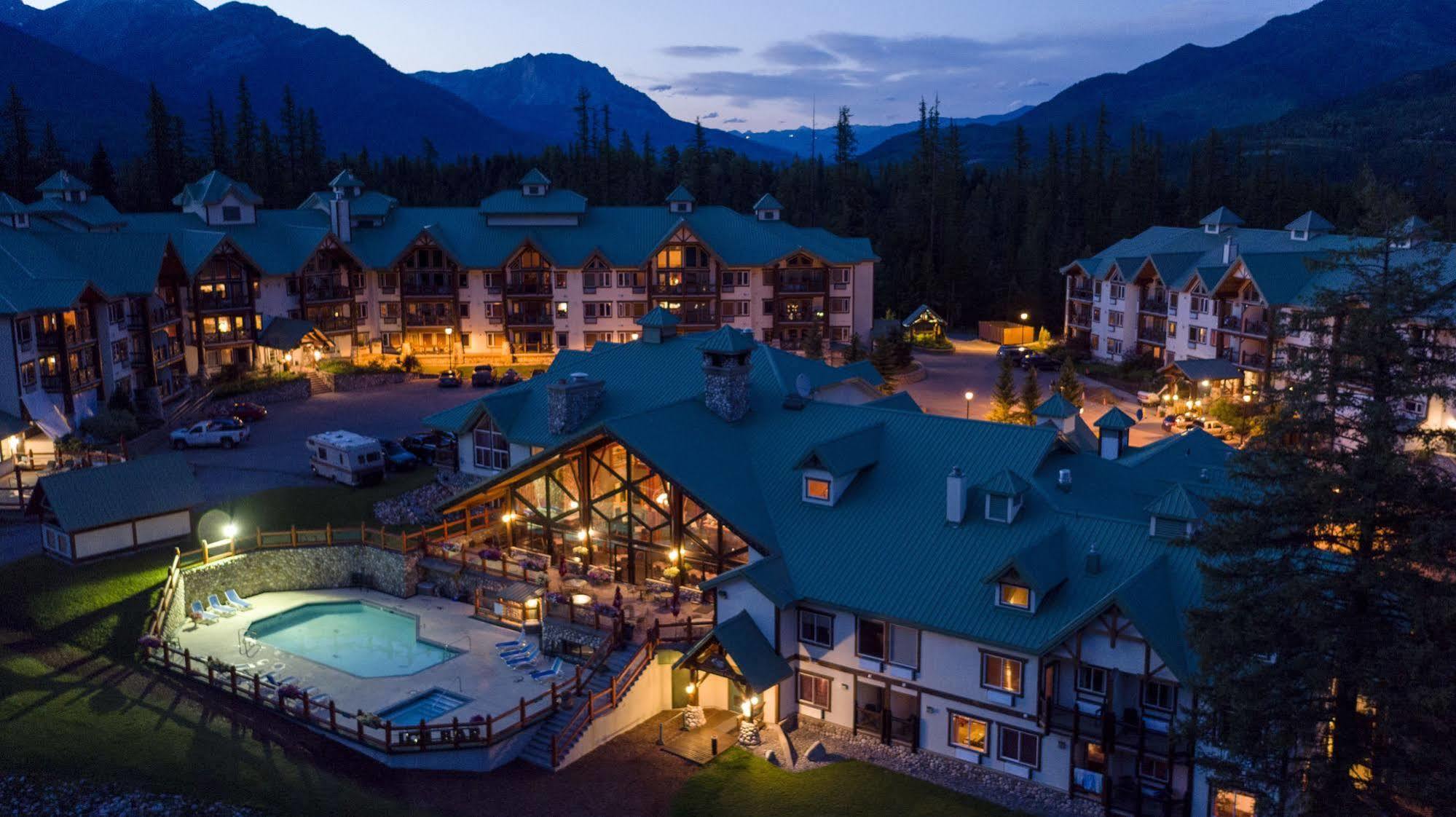 Lizard Creek Lodge Fernie Exteriör bild